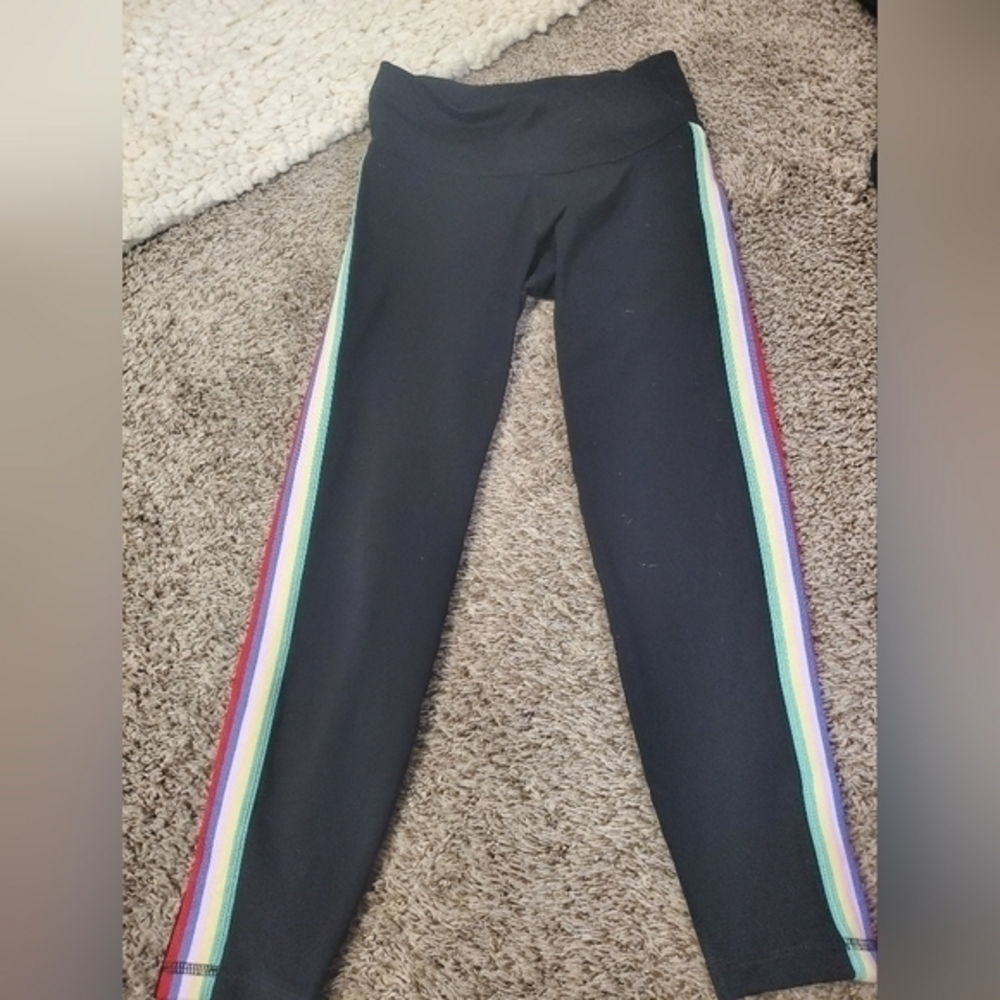 Athletic‎ leggings
